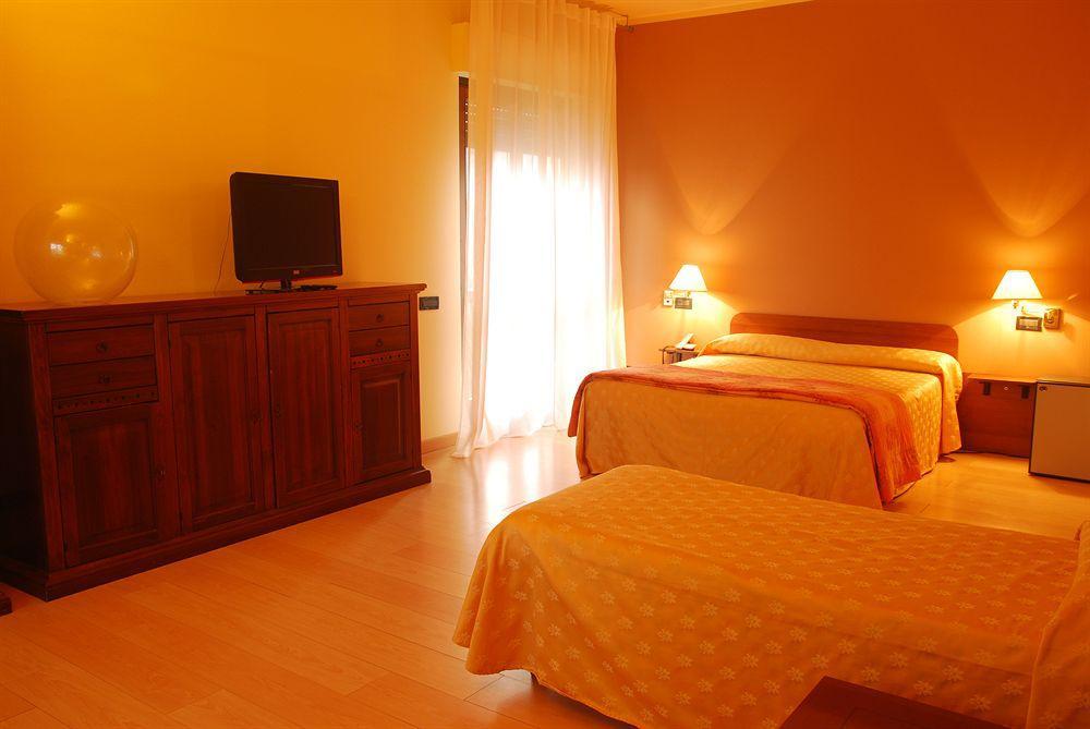 Nuovo Hotel Vigevano Extérieur photo